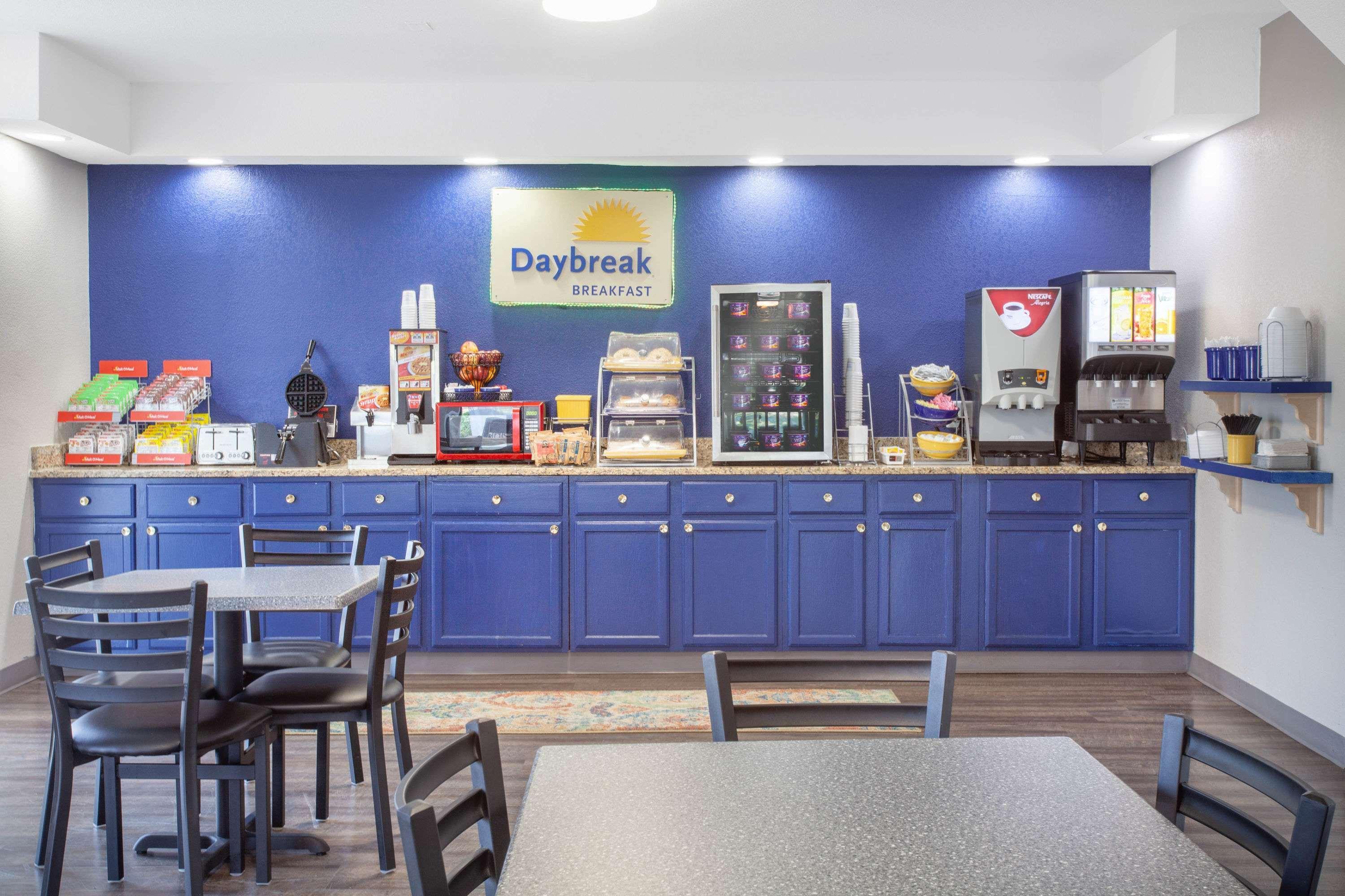 Days Inn By Wyndham Clinton - Laurens I-26 Exterior foto