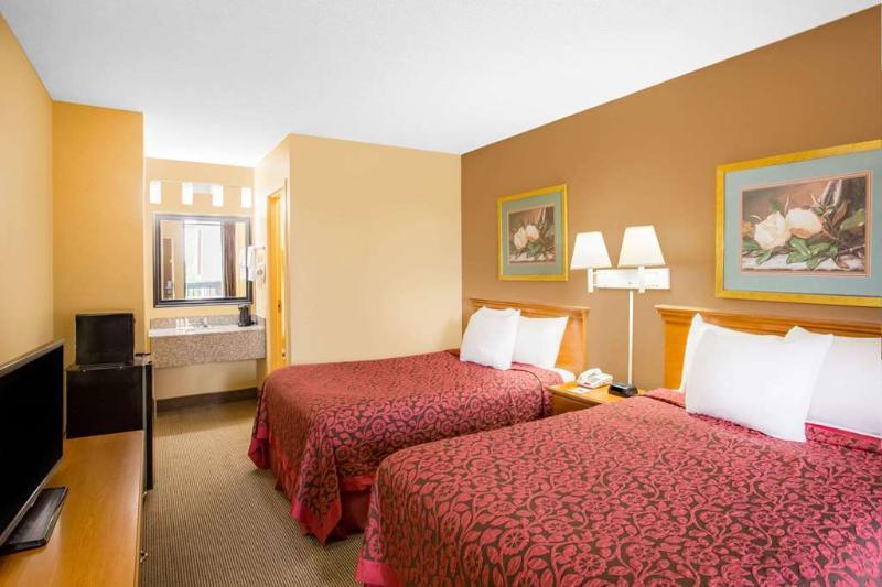 Days Inn By Wyndham Clinton - Laurens I-26 Exterior foto